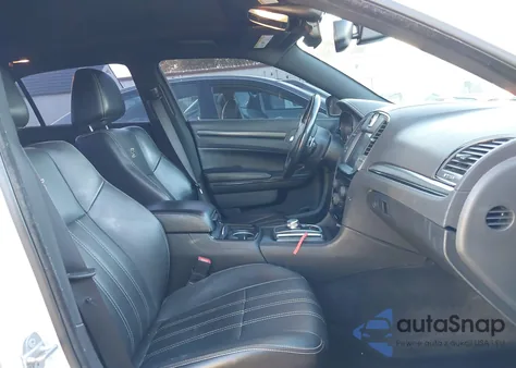 2015 Chrysler 300 300S z USA, uszkodzony, nr VIN 2C3CCAGG0FH756885